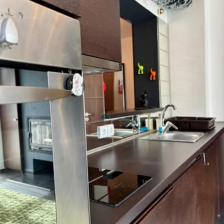 Kosara Home2host דירה